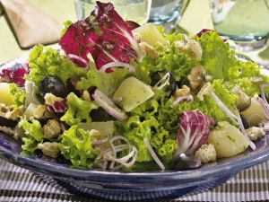 Mixed Leaf Salad With Grapes