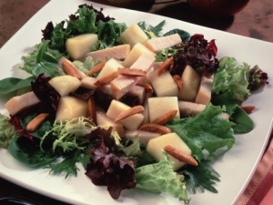 Mixed Salad With Almonds And Savory Turkey Breast