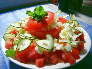 Tomato Salad With Zucchini Mozzarella Coleslaw And Tomato Vinaigrette